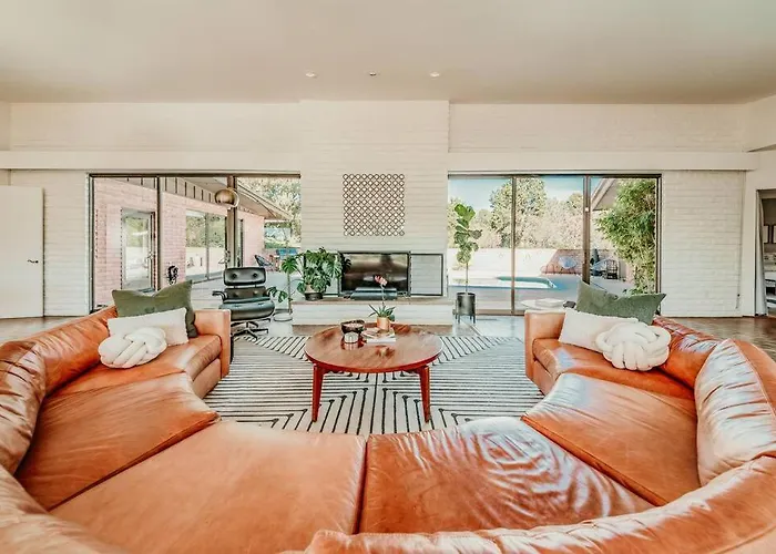 Hébergement de vacances Jacuzzi, Walk To Trails, Stunning Views, Mid-century Modern,pool *
