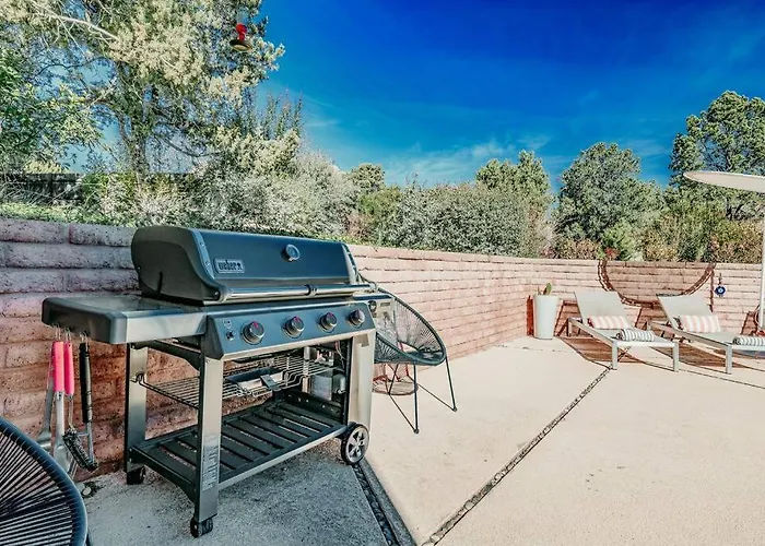 Hébergement de vacances Jacuzzi, Walk To Trails, Stunning Views, Mid-century Modern,pool